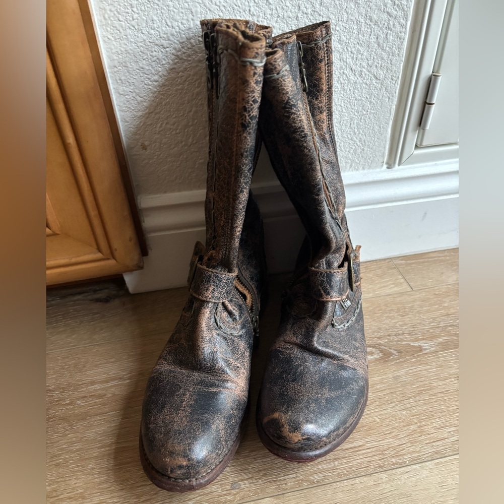 Bed-Stu - Size 7 - Distressed Beautiful leather boots - Little wear.